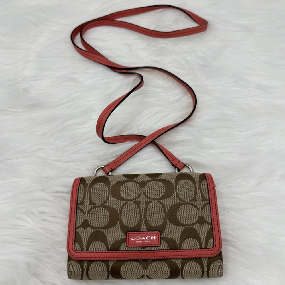 💰SALE💰 EUC Coach Avery Signature Canvas/Leather Mini Crossbody Bag - Picture 3 of 15